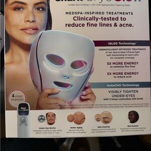 NEW Shark Cryo Glow - iQLED Face Mask + Charging Stand
